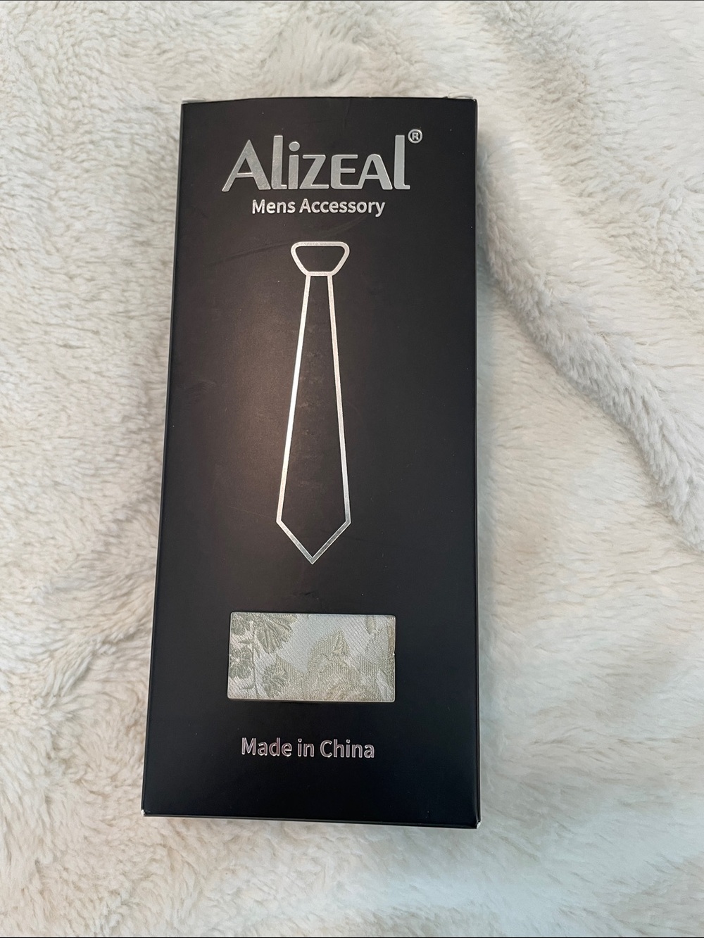 Alizeal Men's Floral Tie - Sage green/grey. Hand made. NWOT’s. Never worn.